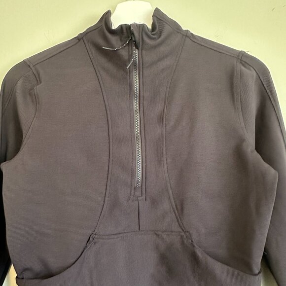 Active cropped long sleeve top with half zip detail - Picture 3 of 5
